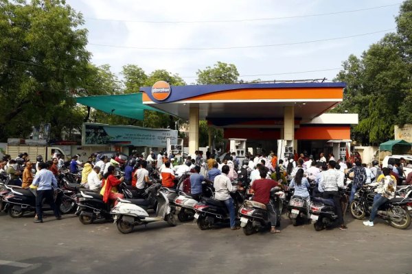 中东战火外溢亚洲：印度石油储备只够9.5天，韩国号召民众缩短洗澡时间，避免在夜间给手机和电动汽车充电